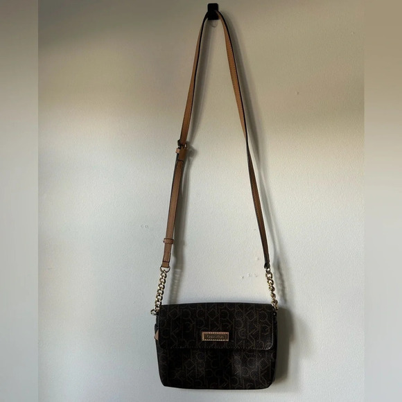 Calvin Klein Handbags - Calvin Klein  Crossbody Purse